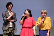 左から速水もこみち、ガンバレルーヤ。