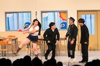 「名門！モウカリマッカー学園～西梅田校新聞部～」のワンシーン。(c)テレビ大阪