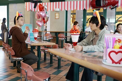 「君は月夜に光り輝く」より、ジャングルポケット斉藤出演シーン。