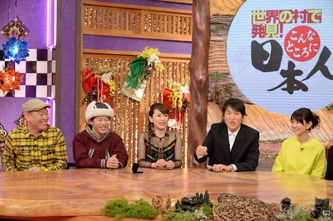 スタジオ出演者たち。(c)ABC