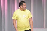 シュウマイシールはもう中学生のかわいらしいイラストなどではなく実写。