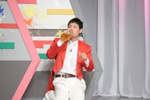 熱中症対策で水分補給するもう中学生。