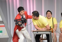 最終的にビデオカメラだけ持って芸人たちの顔を撮影。