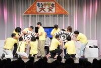 最後の種目「一生懸命磨こう！ひとみ洗浄」の様子。