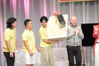 優勝を奪った相席スタート山添。