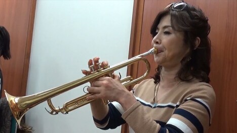 トランペット教室に通って10年になるシルク。(c)MBS