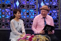 左から曽田茉莉江、鈴木おさむ。(c)BSフジ