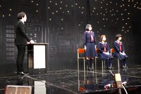 「三つ巴コントバトル」のワンシーン。(c)BSフジ