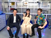 「ゲームズ・ボンド」に出演するペンギンズと小嶋真子（中央）。(c)テレビ朝日