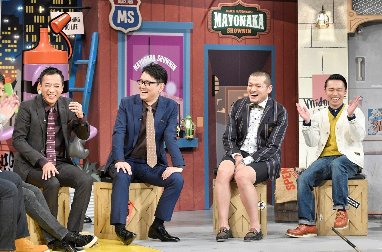 左からナイツ、カミナリ。(c)読売テレビ