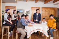 「ザキ山小屋」のワンシーン。(c)ABC