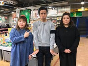 左から海原やすよ、ペナルティ・ワッキー、海原ともこ。