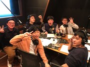 「東京ホテイソンのグレープなラジオ」に出演する東京ホテイソンとゾフィー、フランスピアノ。