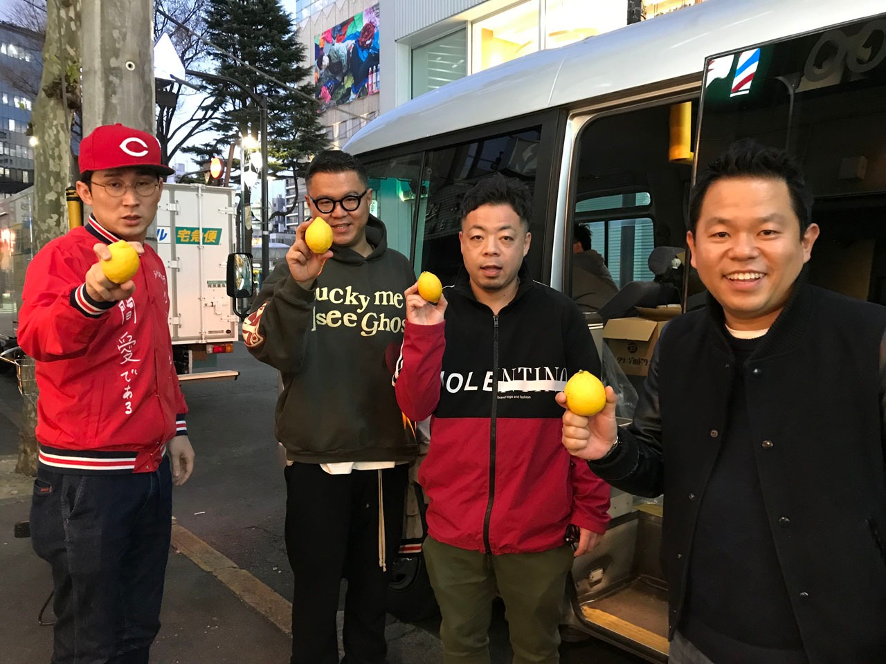 シソンヌ（左2人）とゲストのダイアン。