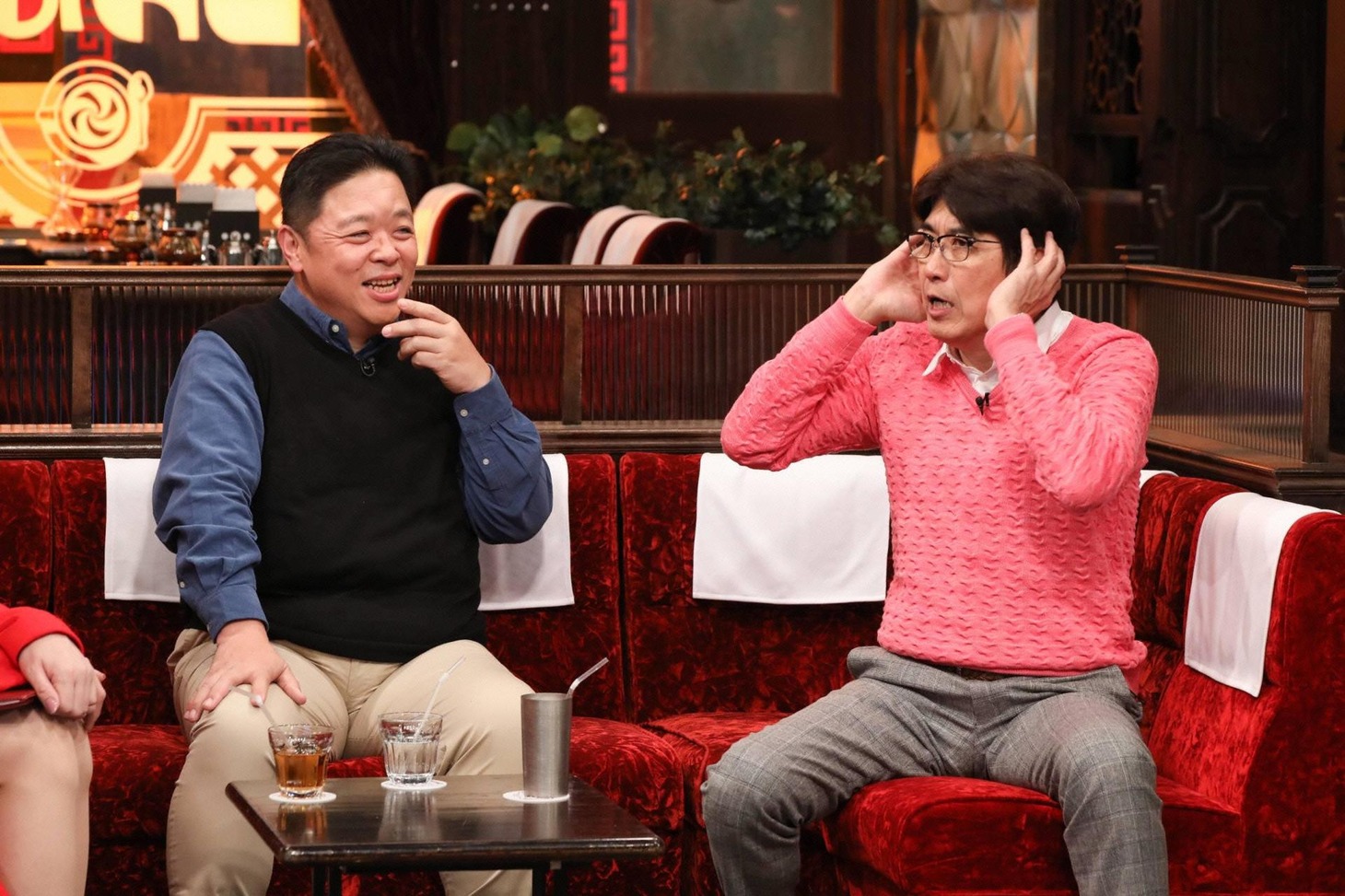 「石橋貴明のたいむとんねる」に出演する（左から）伊集院光、石橋貴明。(c)フジテレビ