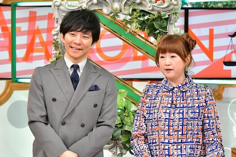番組MCの（左から）アンジャッシュ渡部と山瀬まみ。(c)TBS