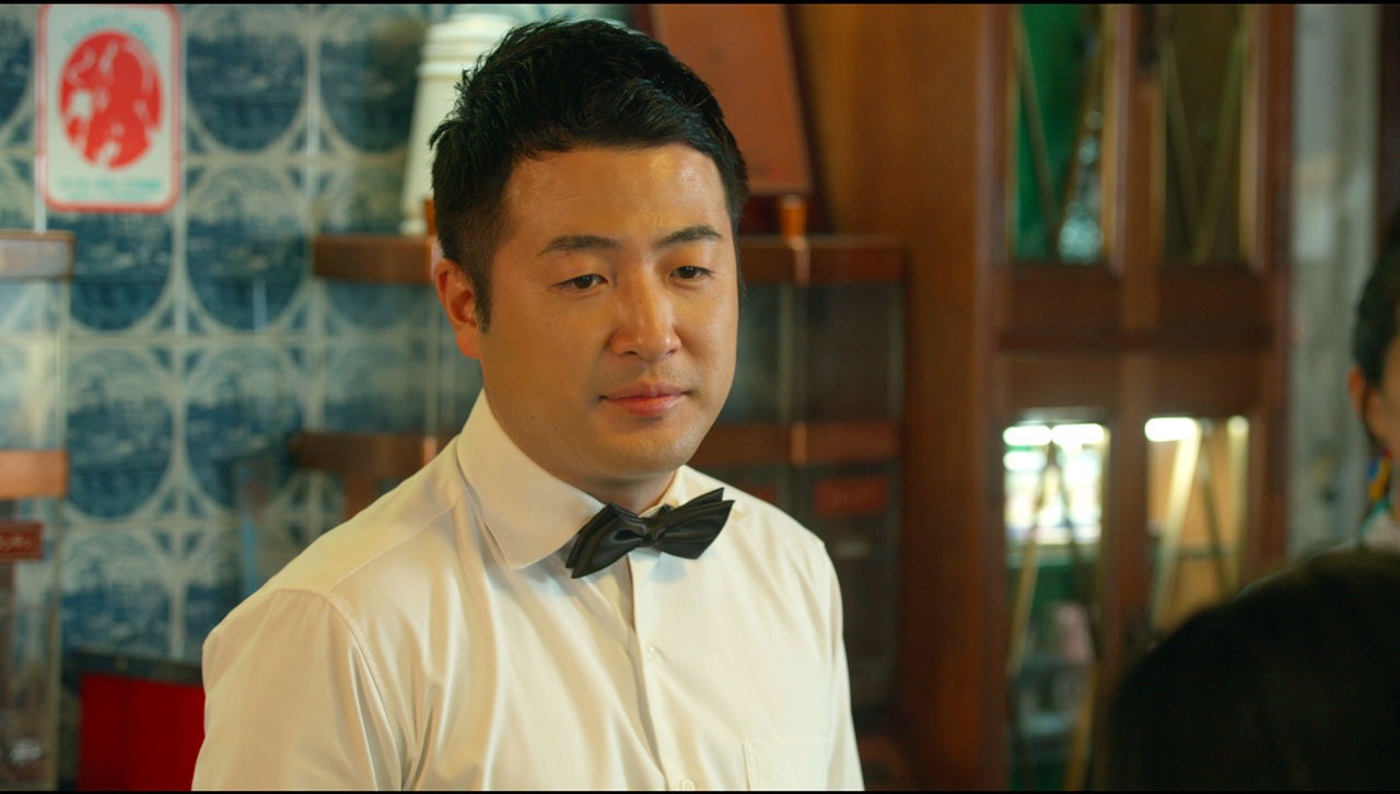 和牛・水田演じる喫茶店マスター。