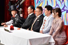 （左から）バイきんぐ小峠、くりぃむしちゅー有田、サンドウィッチマン、水野マーフィー波奈。(c)TBS