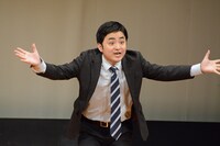 エキシビションに参加した、加藤課長（ワタナベコメディスクール）。