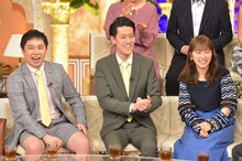 「櫻井・有吉THE夜会」にゲスト出演する（左から）霜降り明星、川栄李奈。(c)TBS