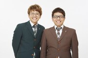 「Quick Japan 創刊25周年LIVE」でMCを務めるミキ。