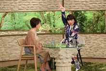 左から阿川佐和子、ゲストのブルゾンちえみ。(c)MBS