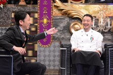 左から有吉弘行、ベリッシモ・フランチェスコ。(c)日本テレビ