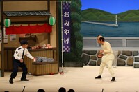 「さんま・岡村の花の駐在さん」のワンシーン。