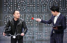 鬼ヶ島・アイアム野田（左）と進行役の千鳥ノブ（右）。