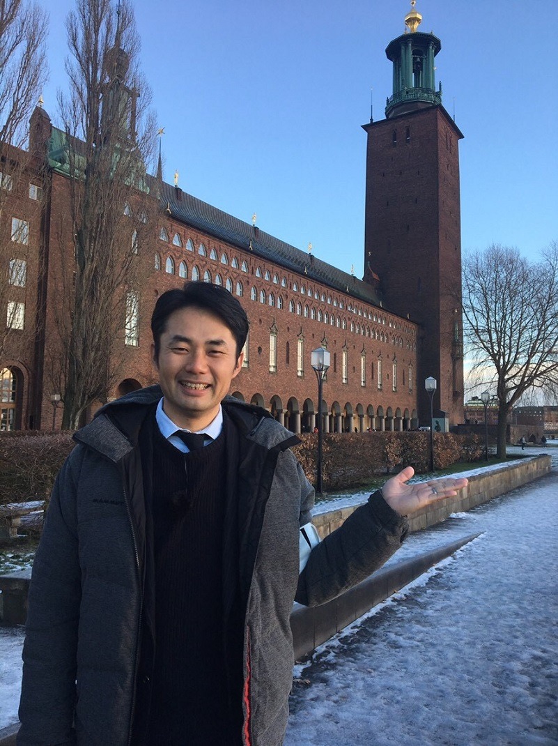 スウェーデンを訪れる杉村太蔵。(c)中京テレビ