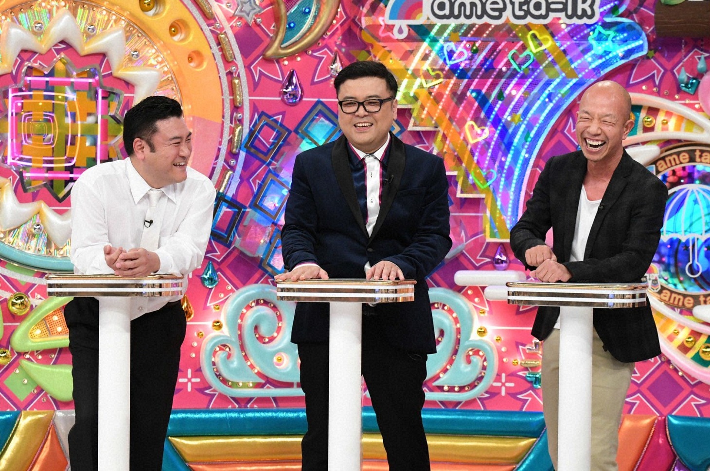 （左から）アンタッチャブル山崎、とろサーモン久保田、バイきんぐ小峠。(c)テレビ朝日