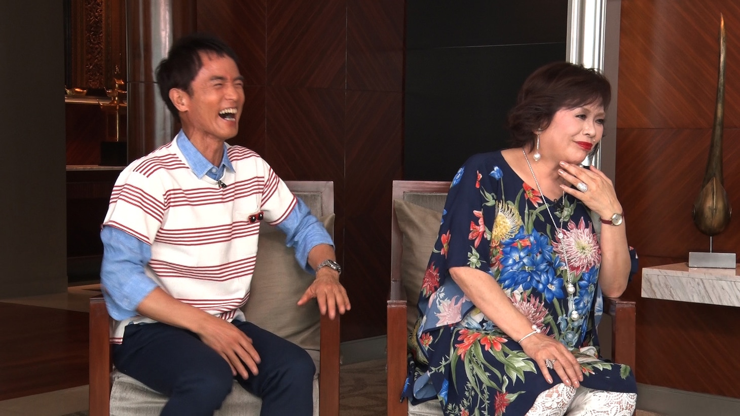 （左から）大平サブロー、上沼恵美子。(c)関西テレビ