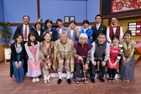 「大阪ほんわかテレビ」の出演者たち。(c)読売テレビ