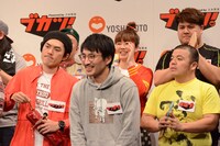 魂の巾着・本多（前列中央）。