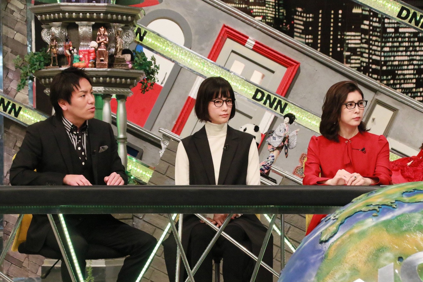 （左から）狩野英孝、水川あさみ、竹内結子。(c)フジテレビ