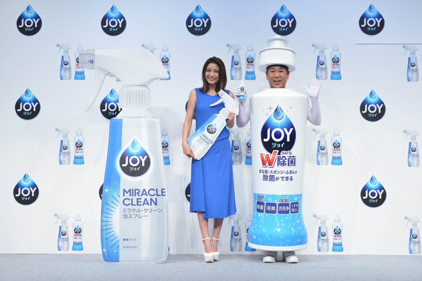 FUJIWARA藤本と木下優樹菜（左）夫妻。