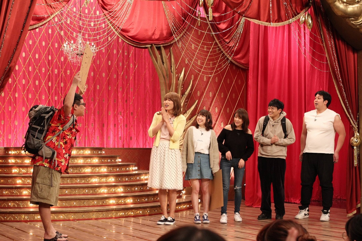 「ネタパレ」で展開されるミキとレインボーの“恋愛観察コント”のワンシーン。(c)フジテレビ