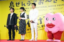 「島ぜんぶでおーきな祭」の概要発表会見の様子。（左から）たなか（前職ぼくのりりっくのぼうよみ）、松本穂香、NON STYLE石田、生理ちゃん。