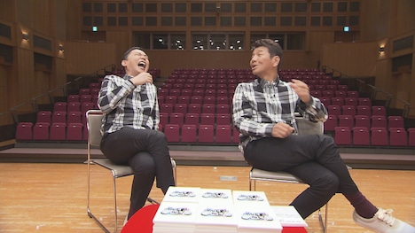 （左から）爆笑問題・太田、くりぃむしちゅー上田。(c)中京テレビ