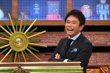 「そんなコト考えた事なかったクイズ！ トリニクって何の肉!?」MCの浜田雅功。写真は2018年の特番収録時のもの。(c)ABC