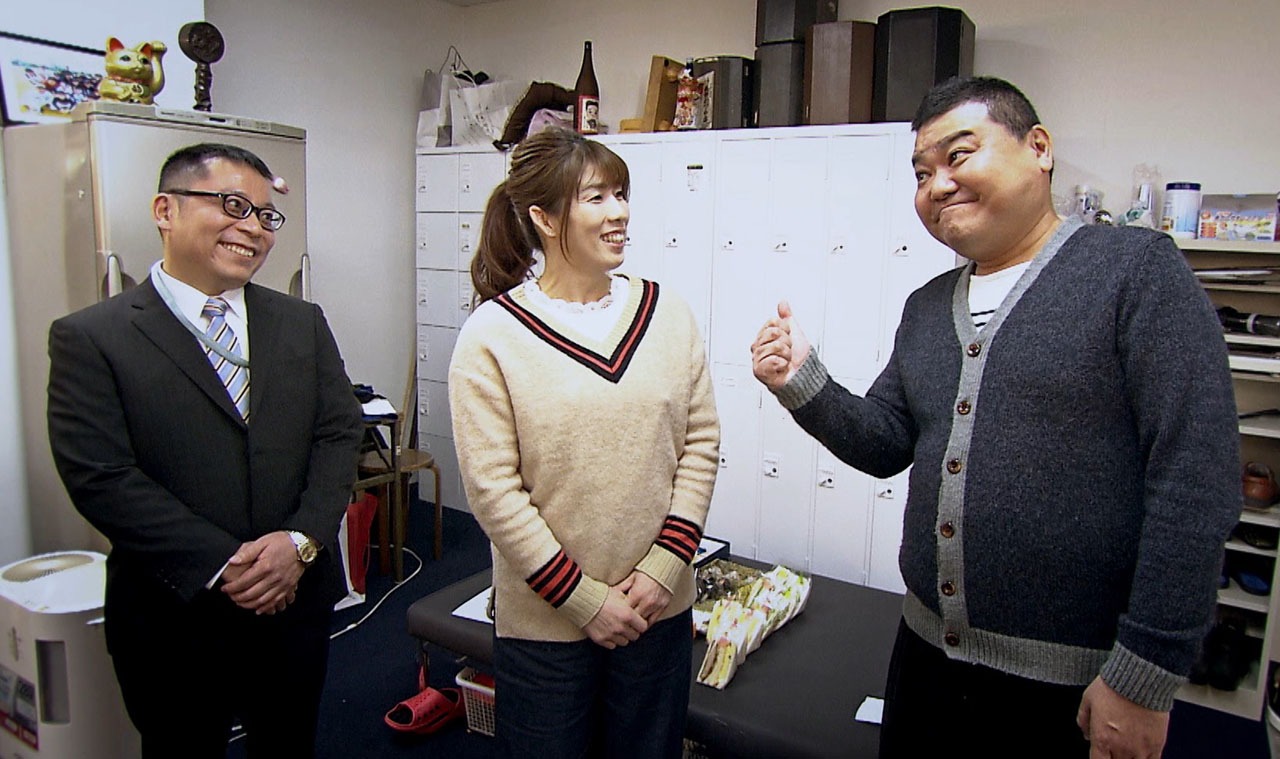 再現ドラマに出演する吉田沙保里（中央）。(c)MBS