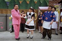 「新喜劇ってどれくらい稽古してるの？」という疑問に答える再現ドラマに吉田沙保里（手前中央）が登場。(c)MBS