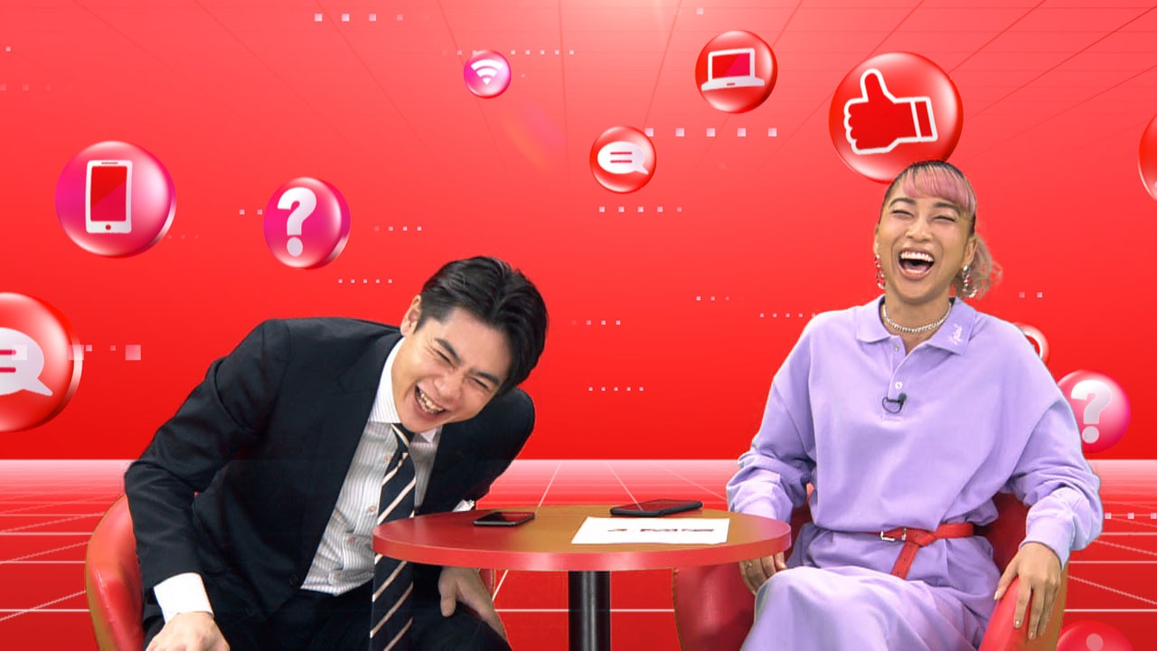 MCの平成ノブシコブシ吉村、青山テルマ（左から）。(c)テレビ朝日