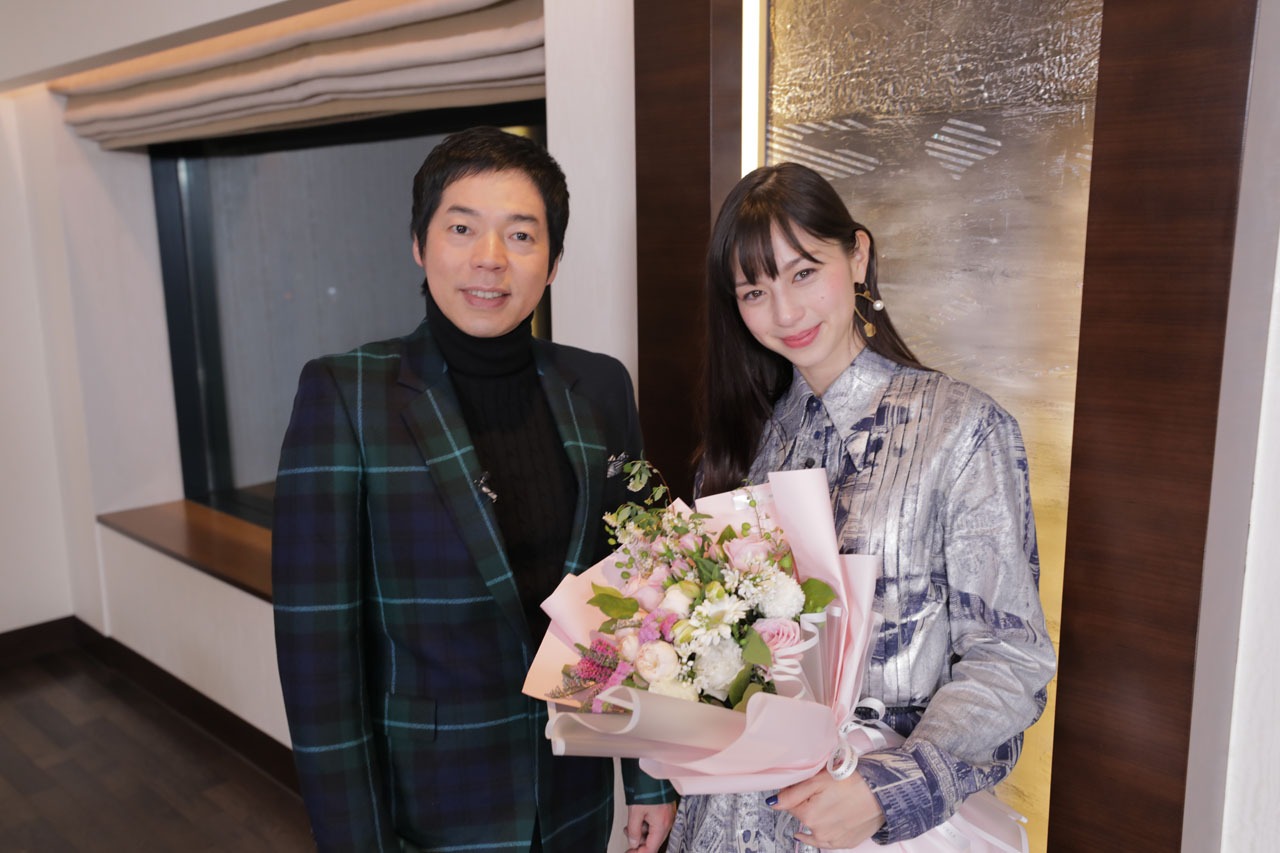 左から今田耕司、中条あやみ。(c)日本テレビ