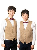 まんじゅう大帝国。左から竹内、田中。