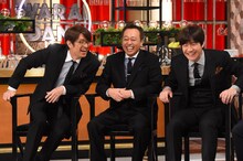 左からさまぁ～ず、内村光良。(c)日本テレビ