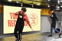 ステージの広さを持て余す祇園。