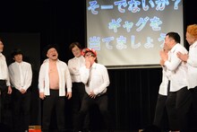 ギャグのリクエストに応え続けるですよ。（中央）。