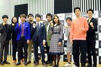 左からCreepy Nuts、三四郎・小宮、佐久間宣行プロデューサー、三四郎・相田、井口理、新内眞衣、霜降り明星・せいや、伊藤健太郎、霜降り明星・粗品。