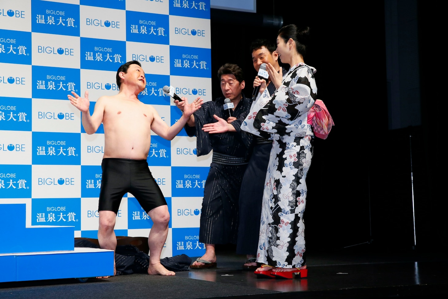 授賞式の様子。